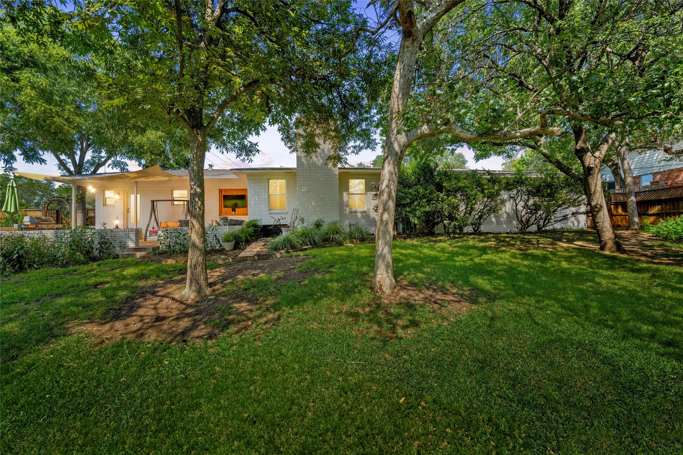9041 Oriole Drive