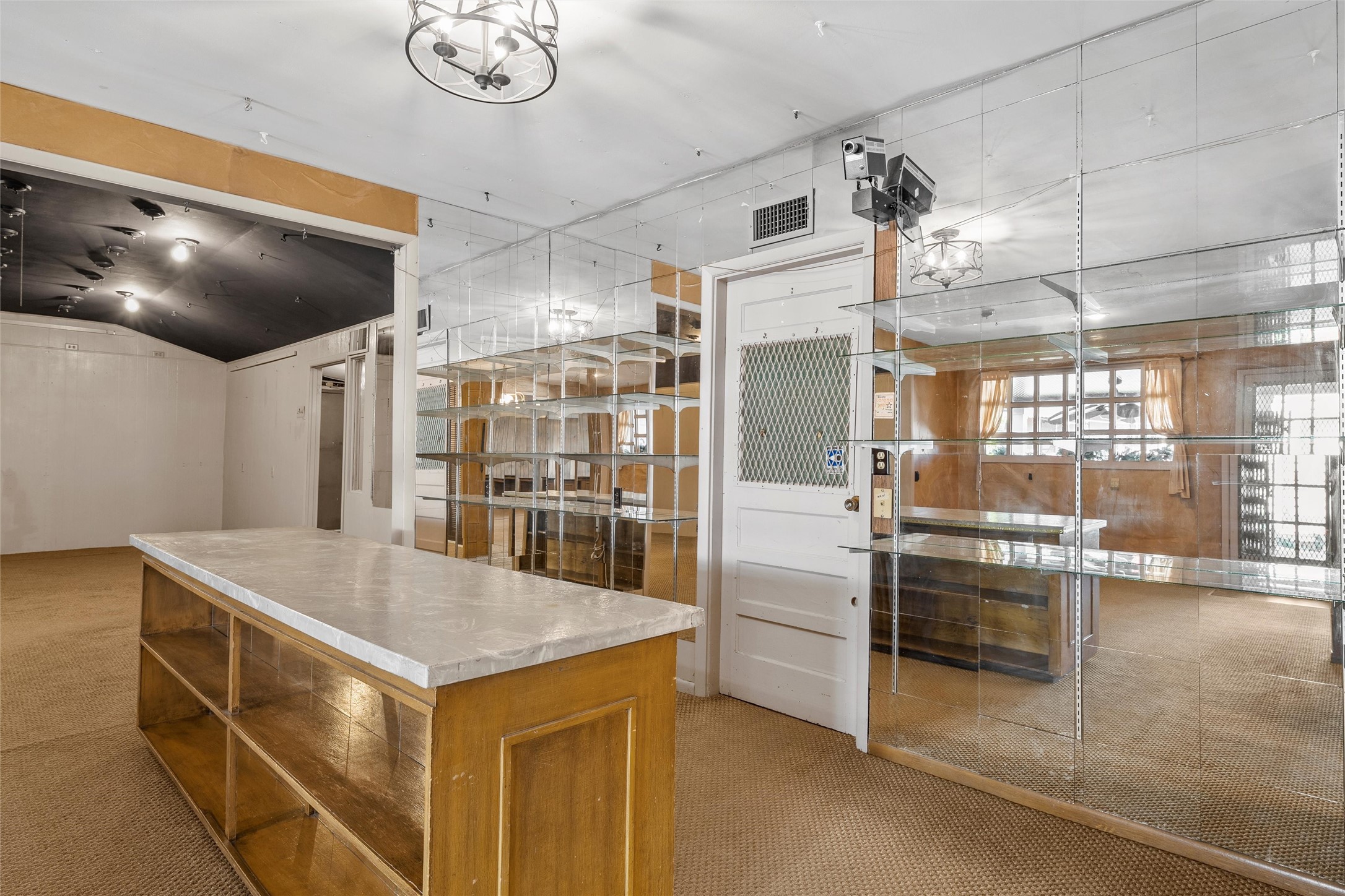 103-105 E Center Street