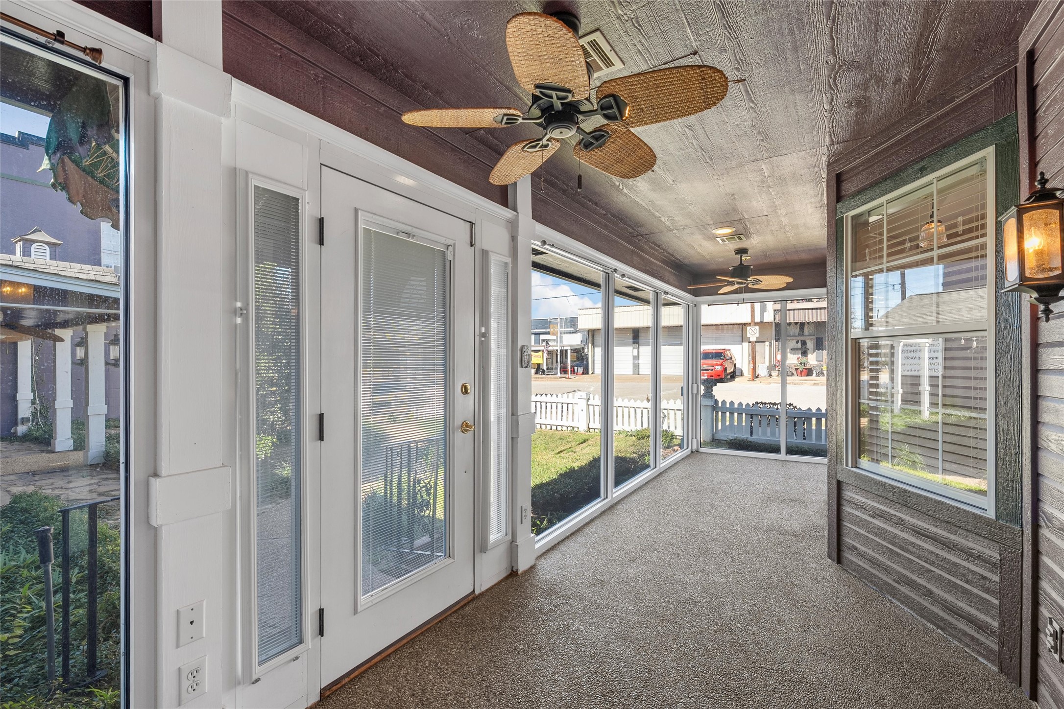 103-105 E Center Street