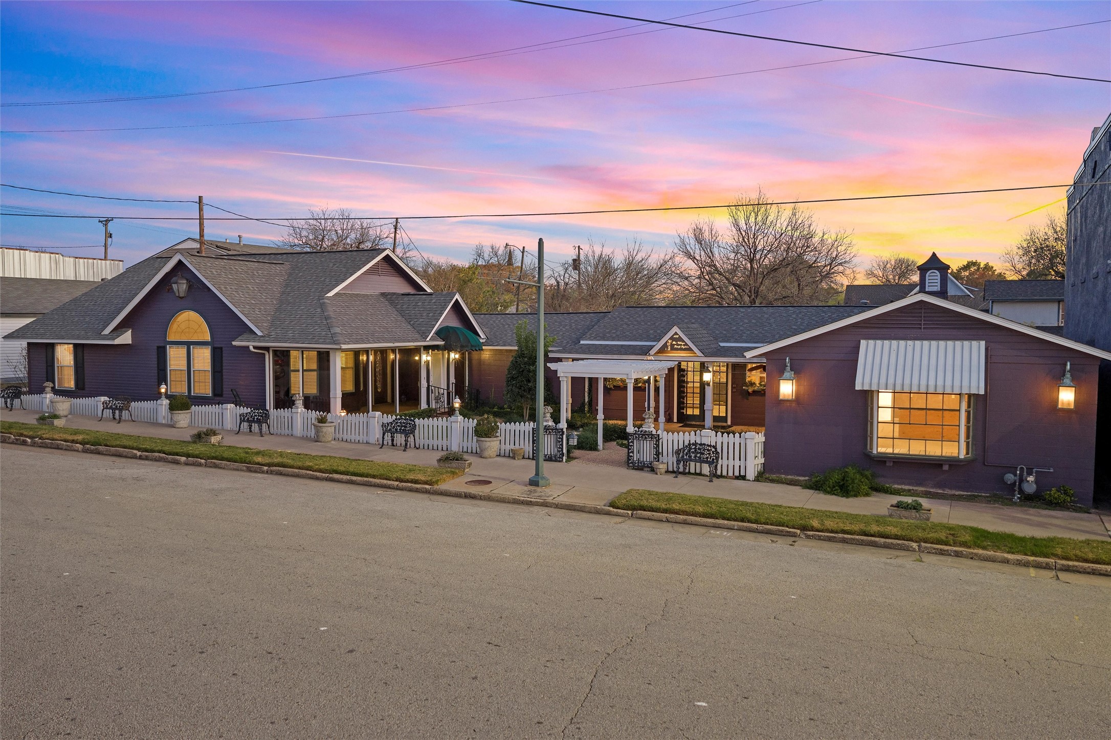 103-105 E Center Street