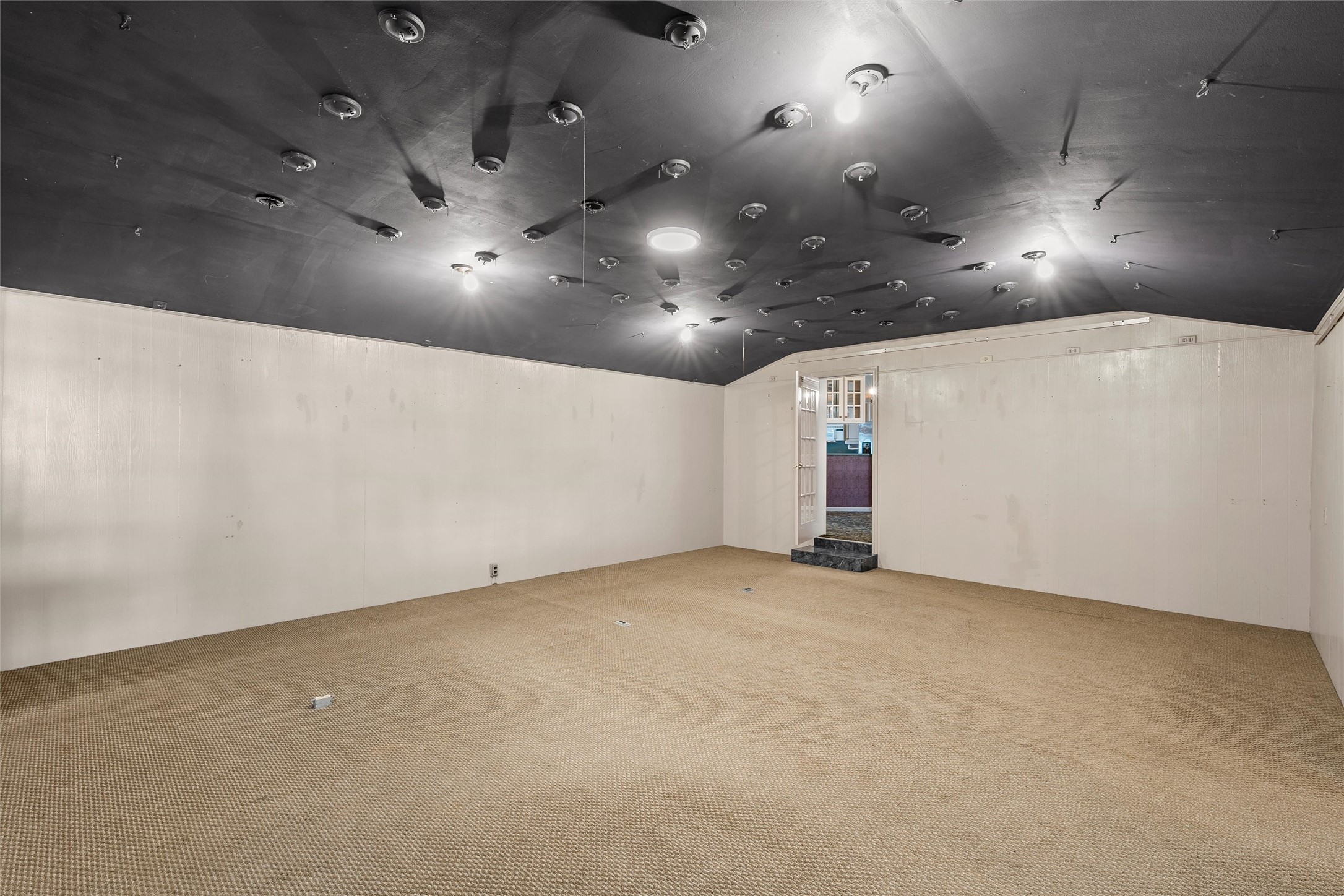 103-105 E Center Street