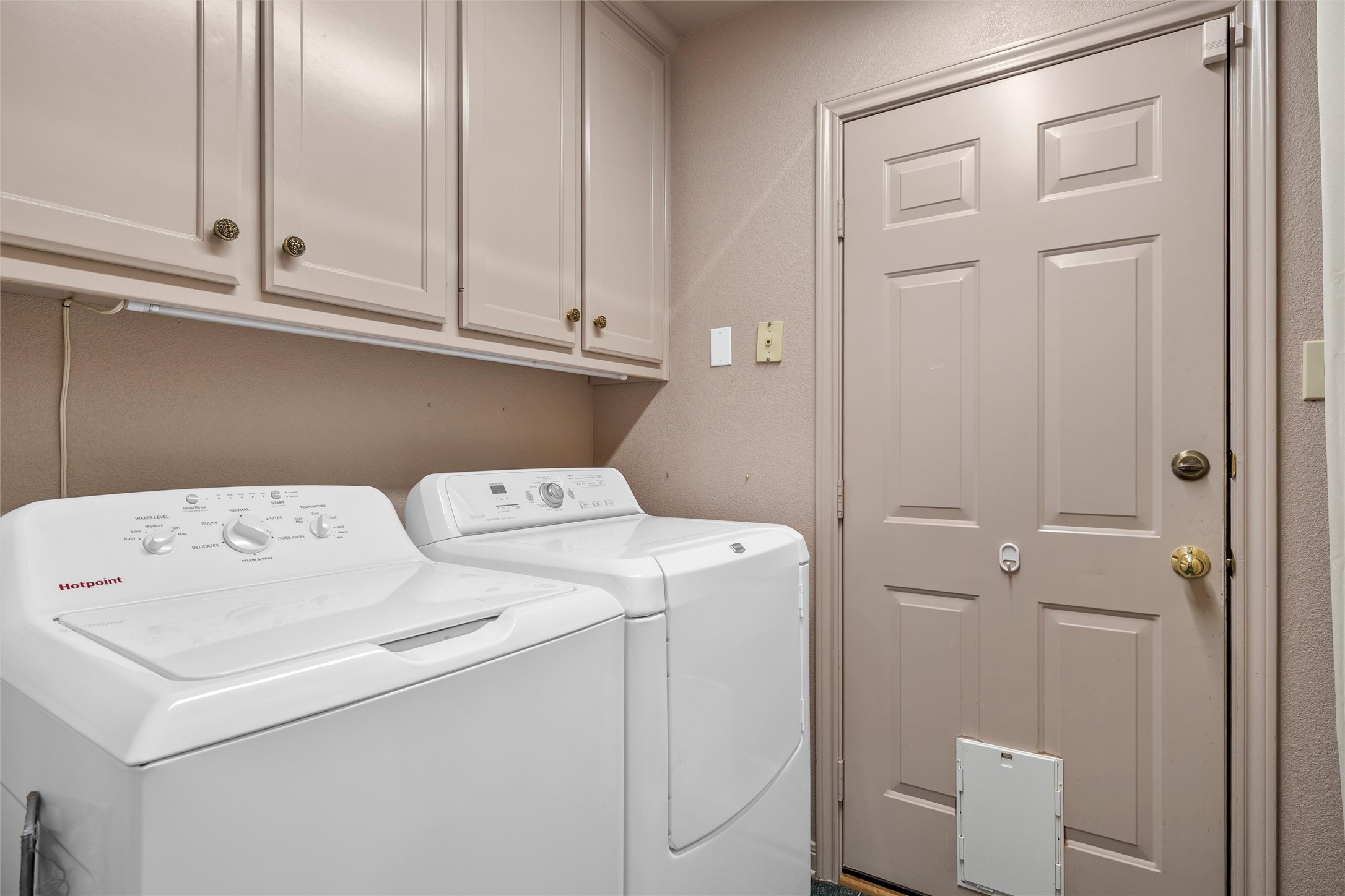 103-105 E Center Street