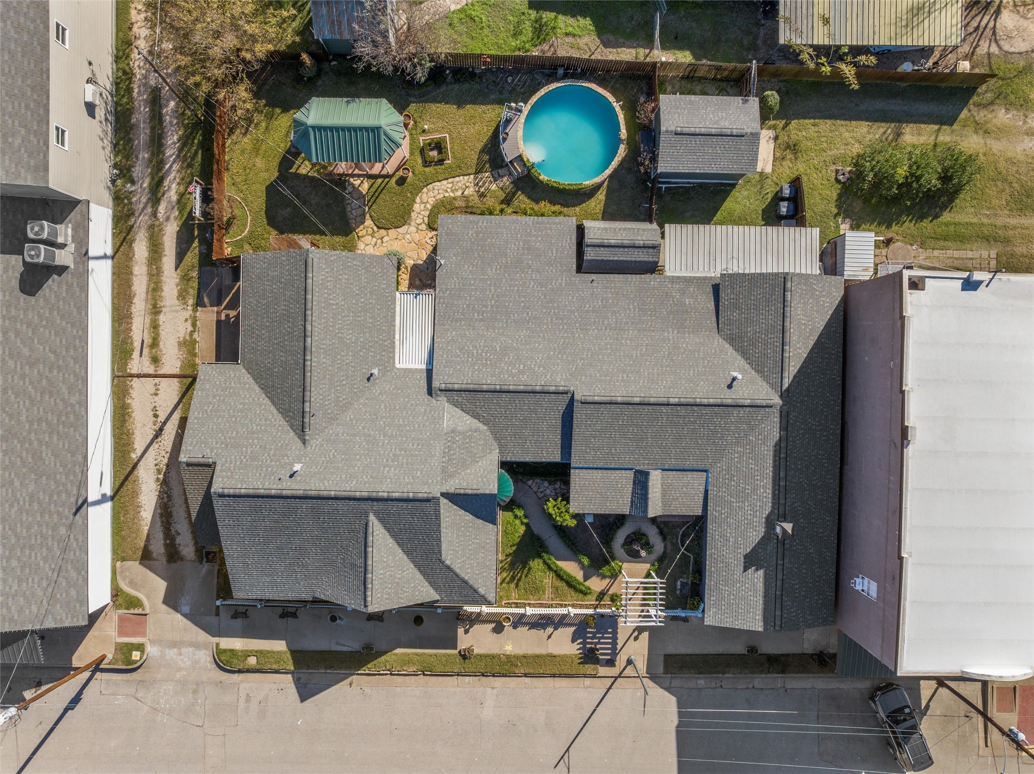 103-105 E Center Street