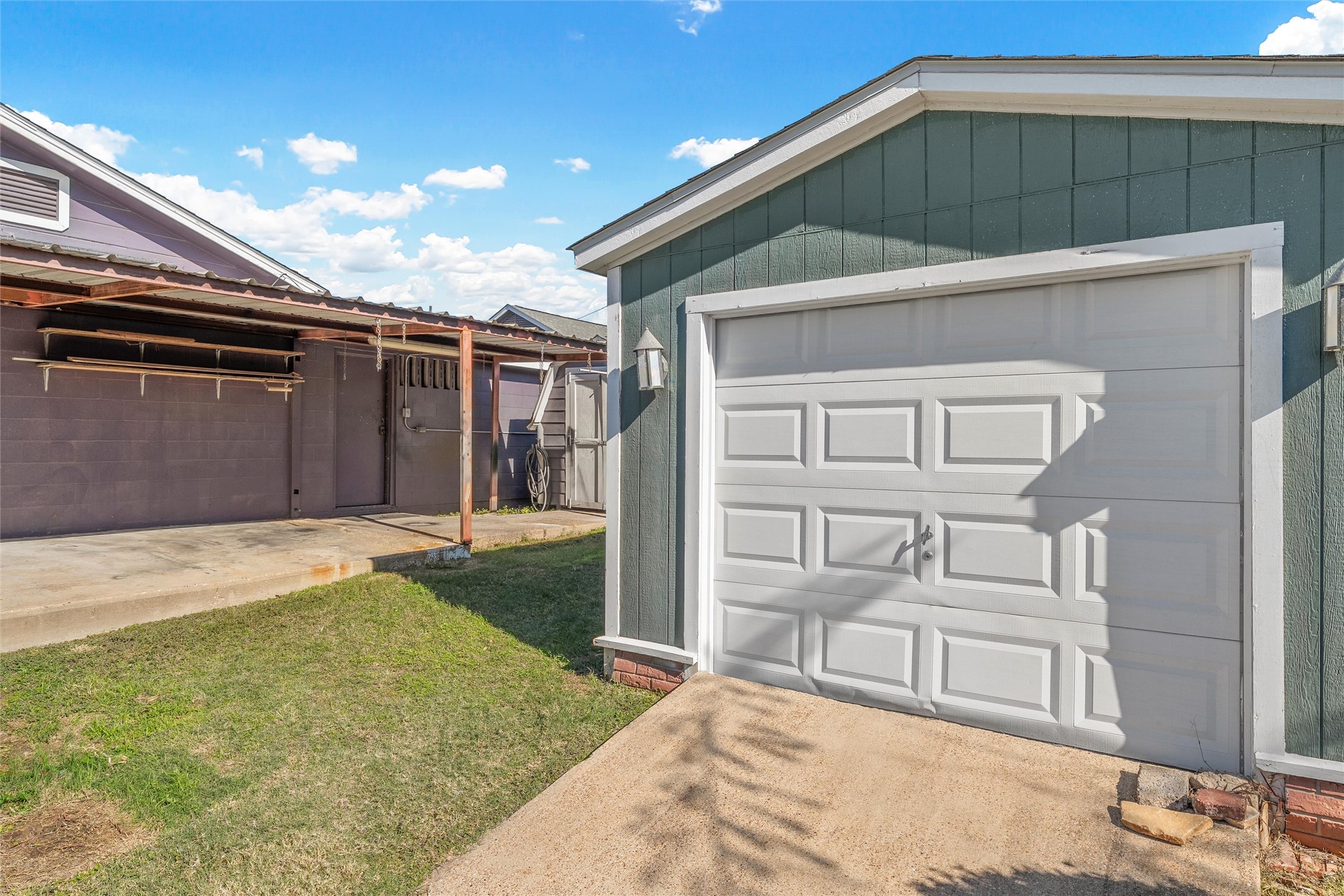 103-105 E Center Street