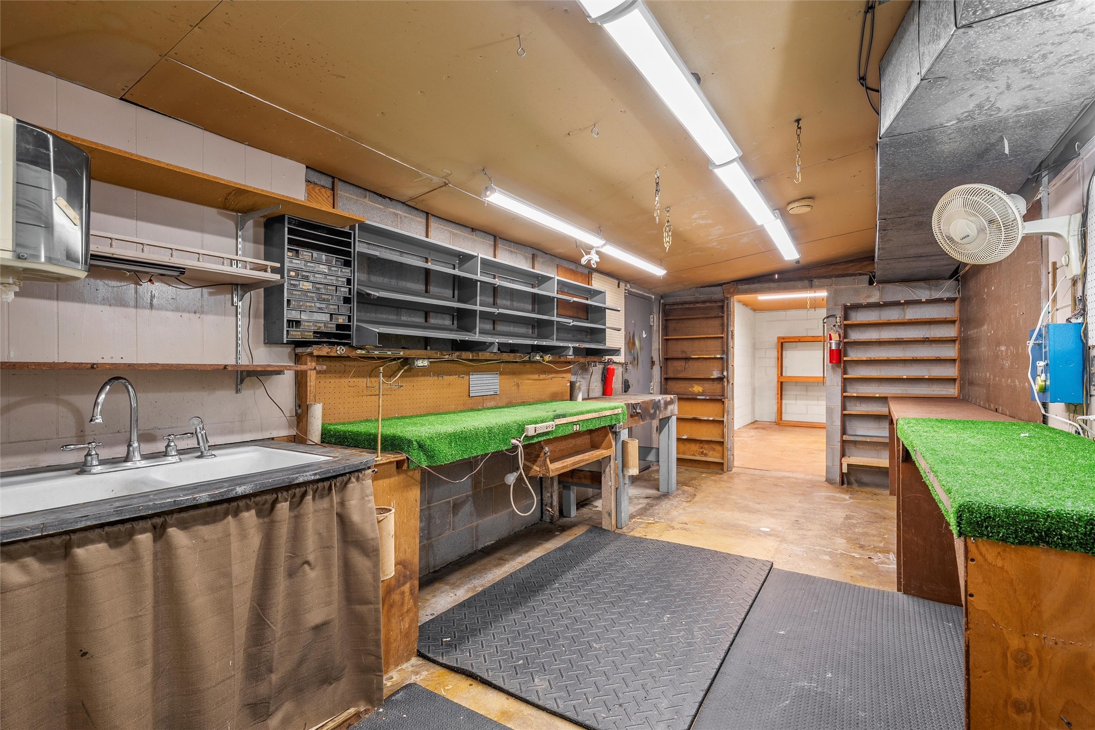 103-105 E Center Street