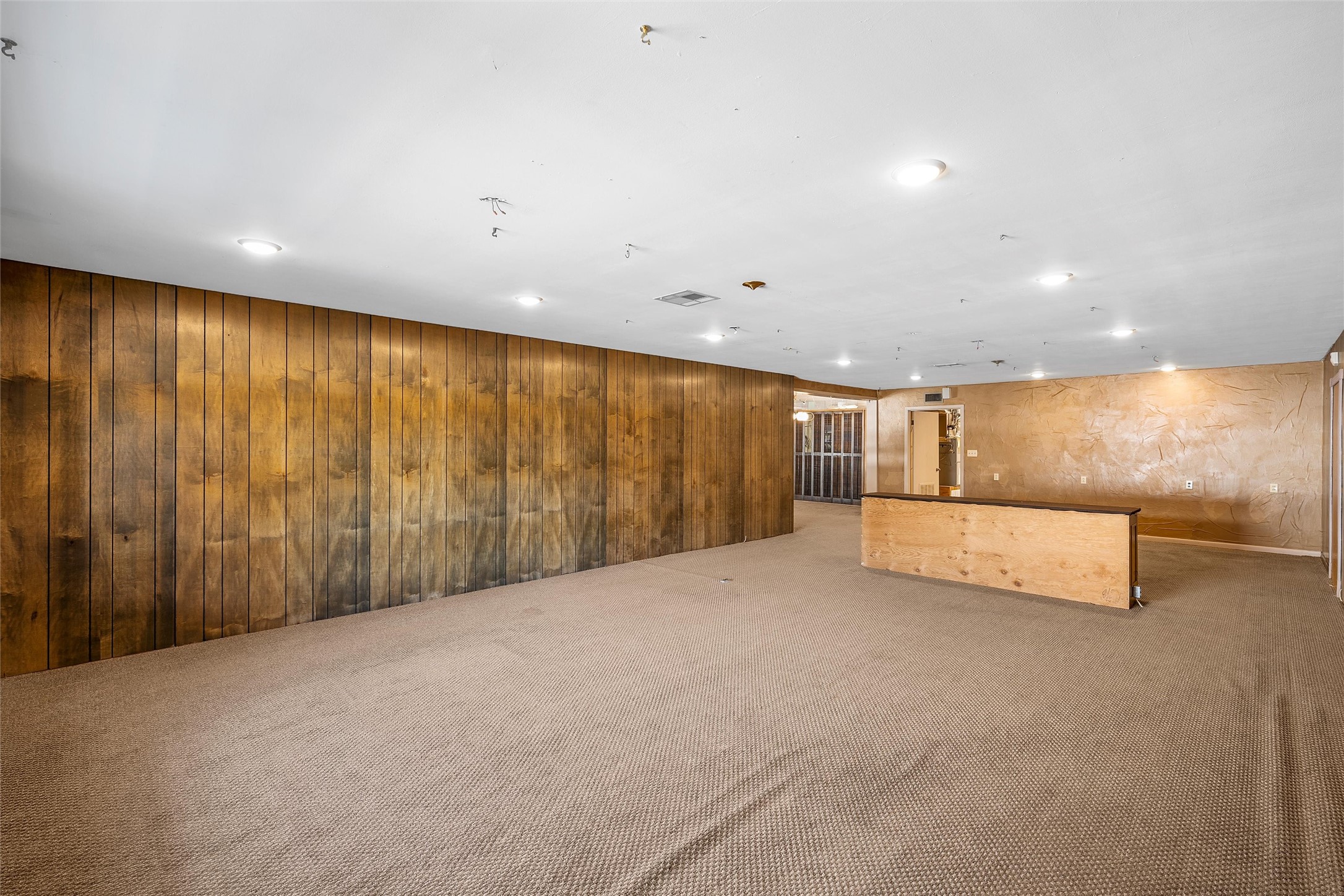 103-105 E Center Street