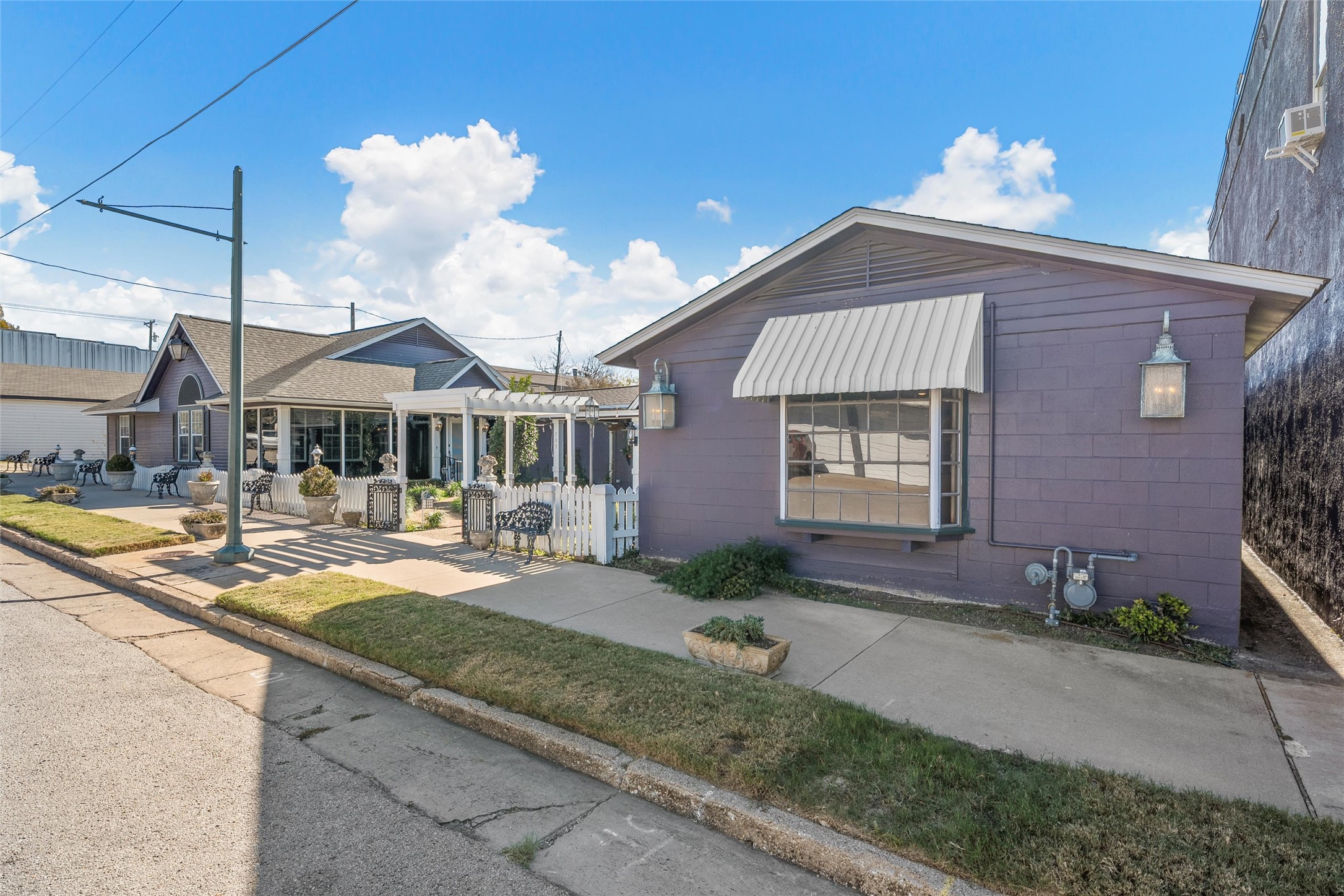 103-105 E Center Street