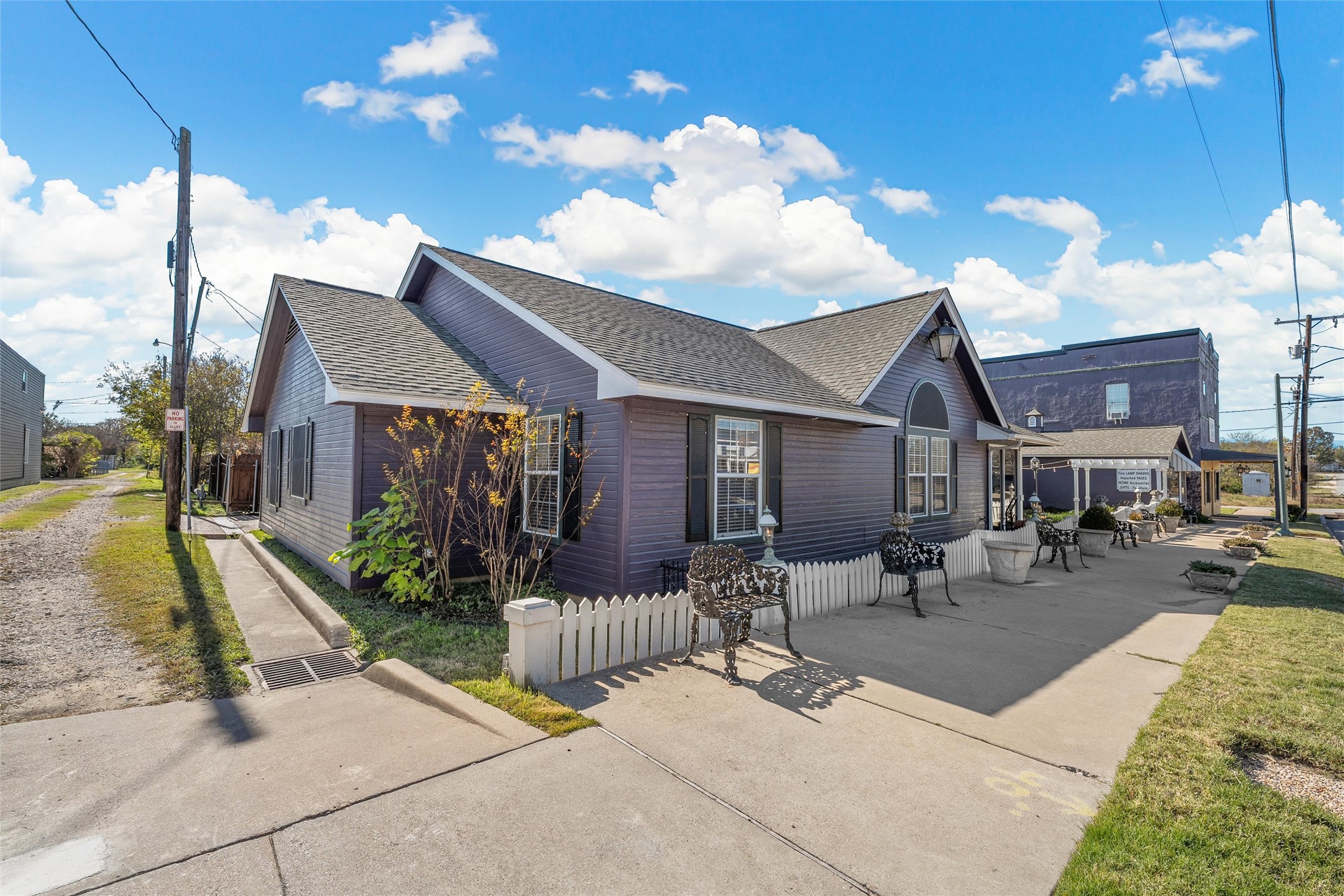 103-105 E Center Street