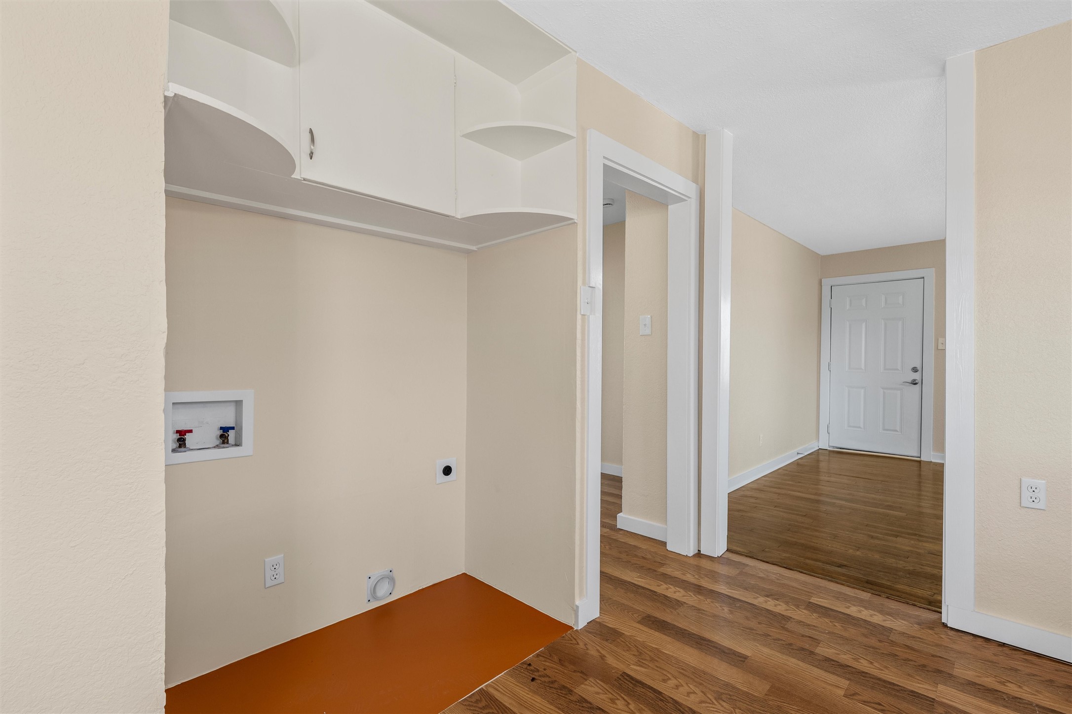 338 Lockwood Lane
