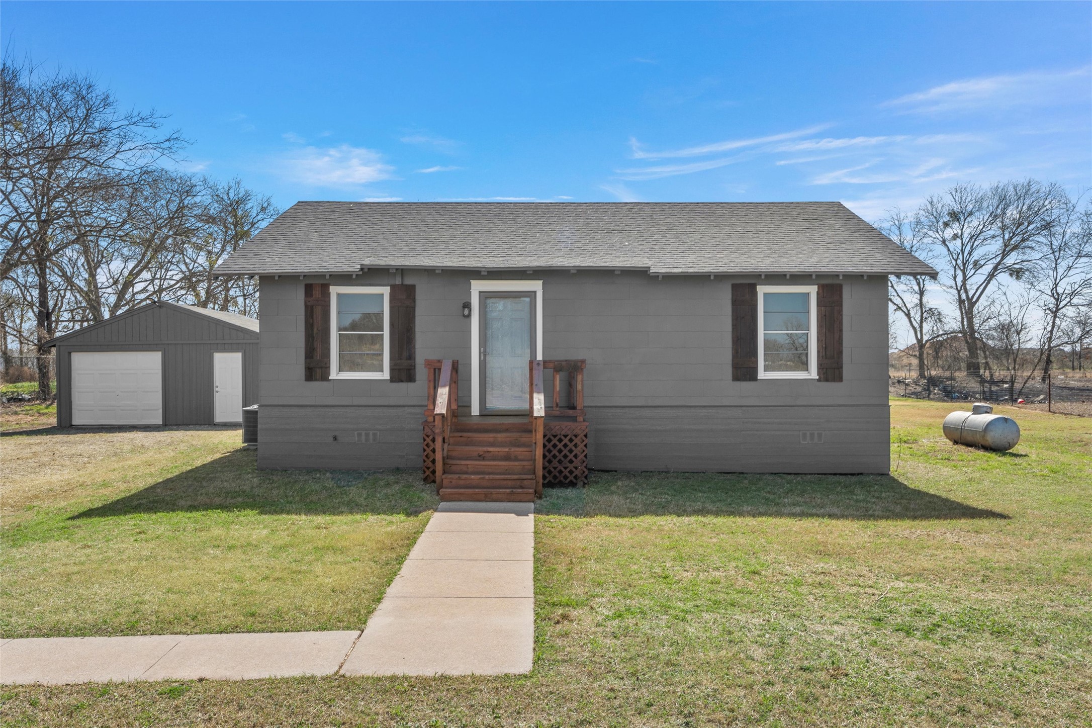 338 Lockwood Lane
