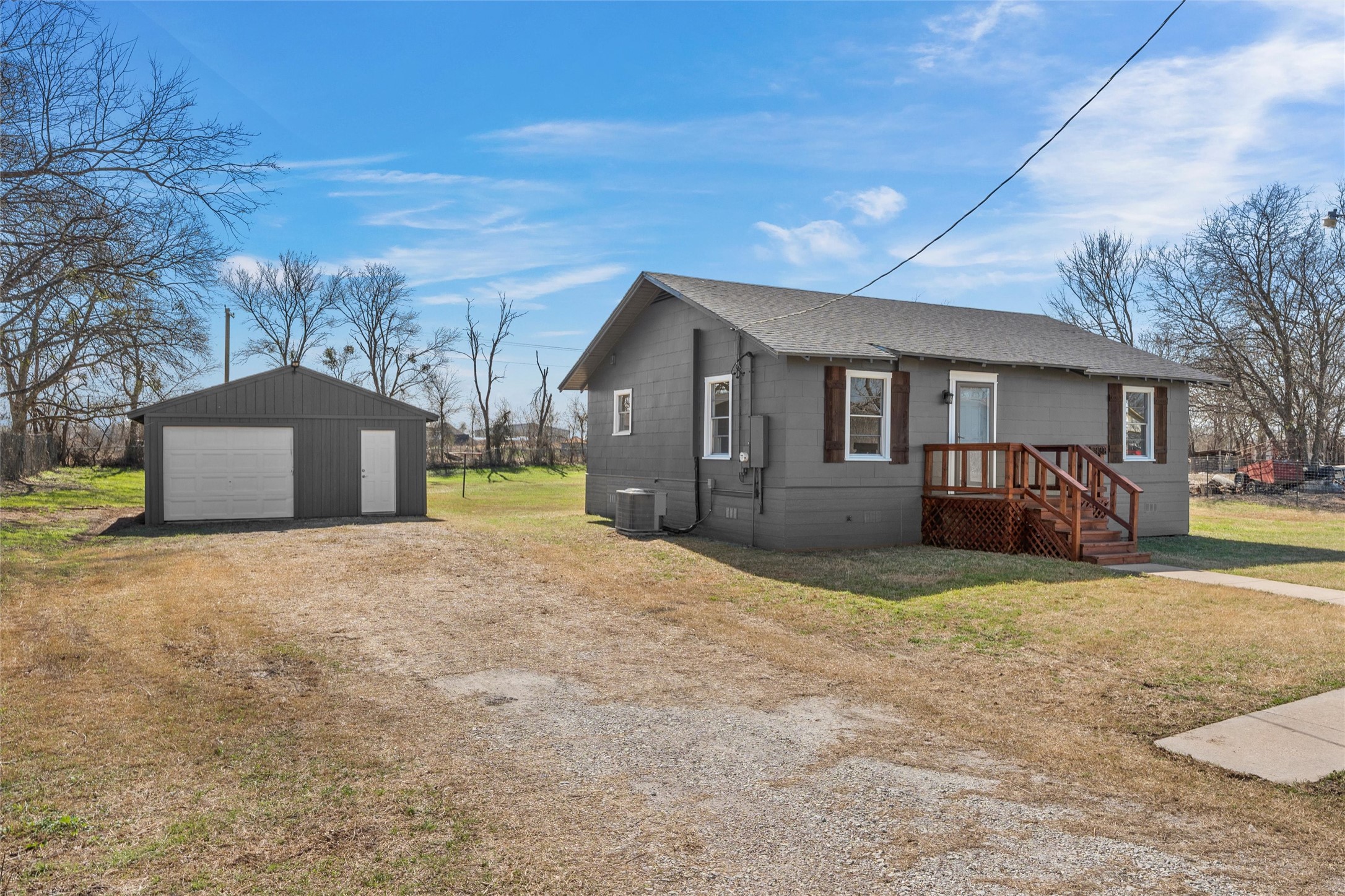 338 Lockwood Lane