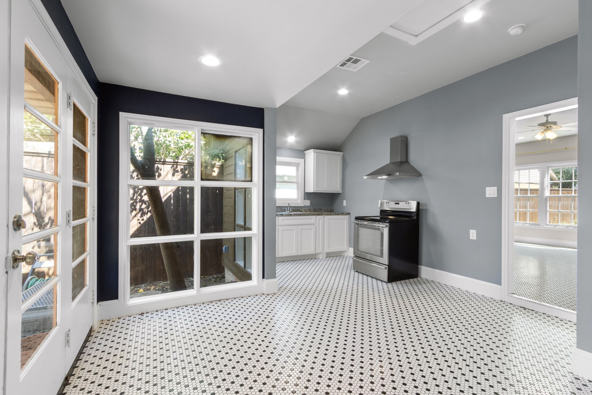 2815 Cumberland Avenue