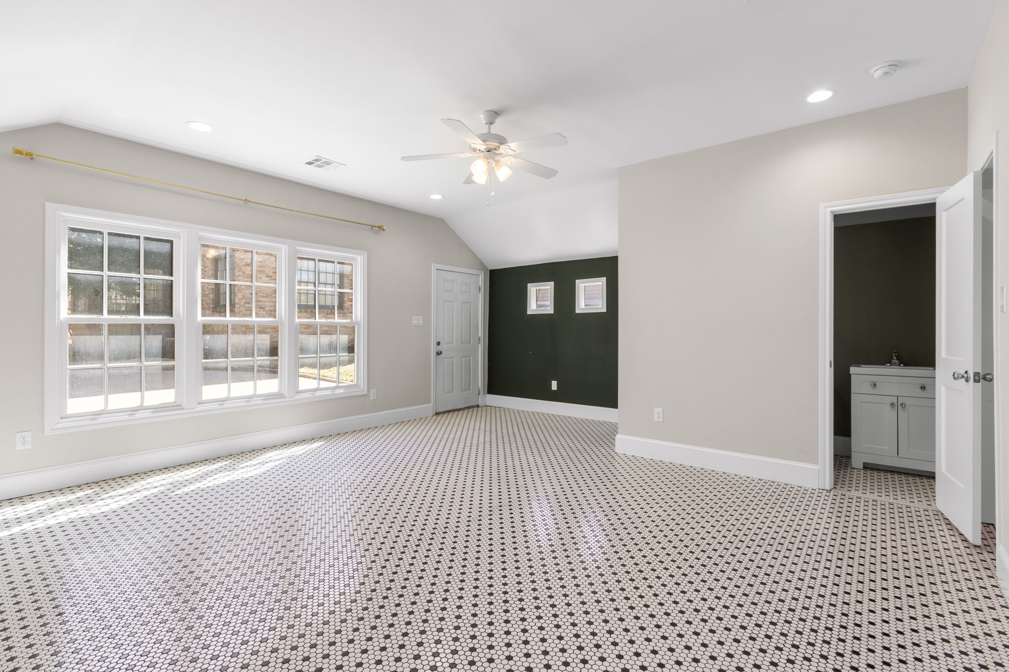 2815 Cumberland Avenue