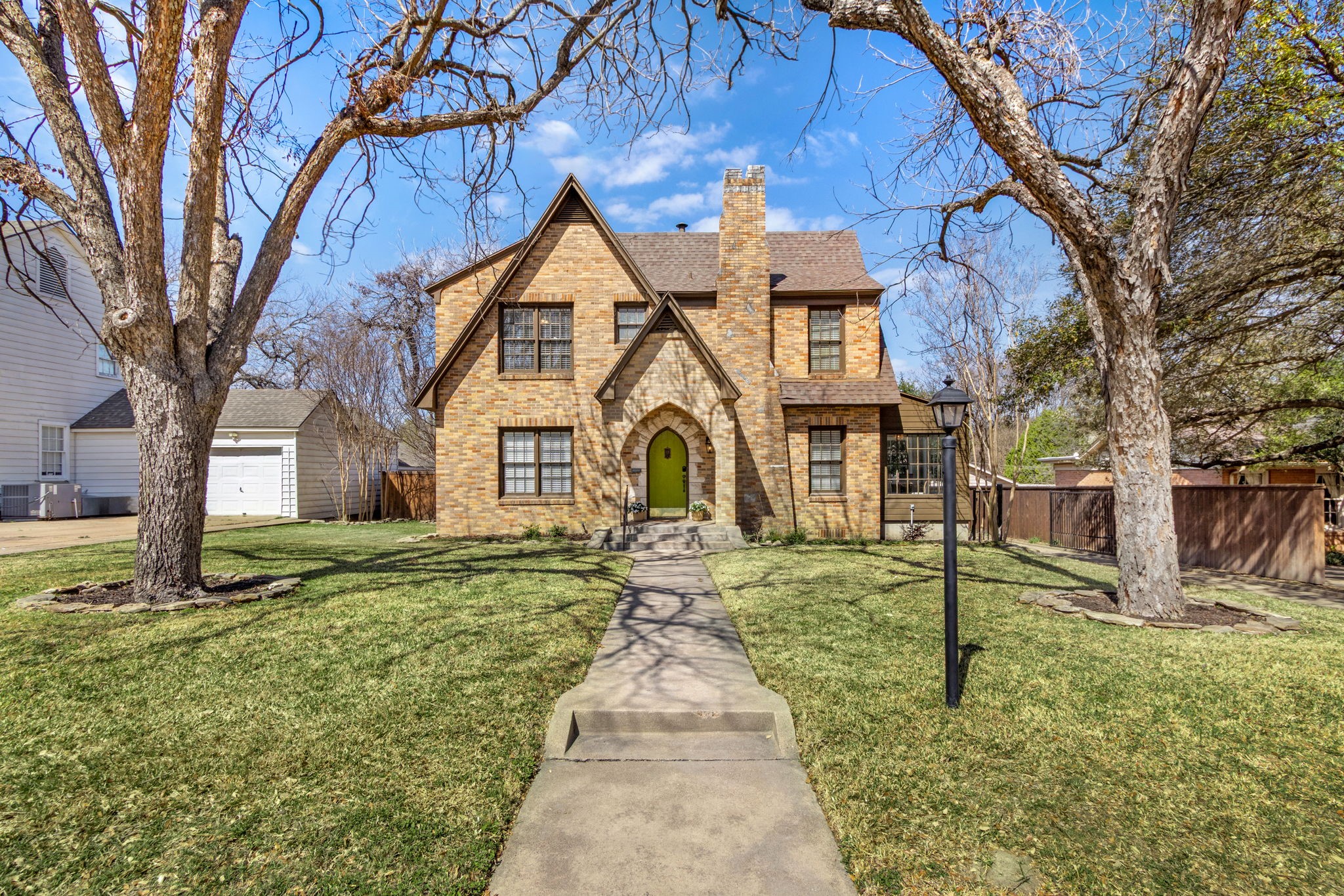 2815 Cumberland Avenue