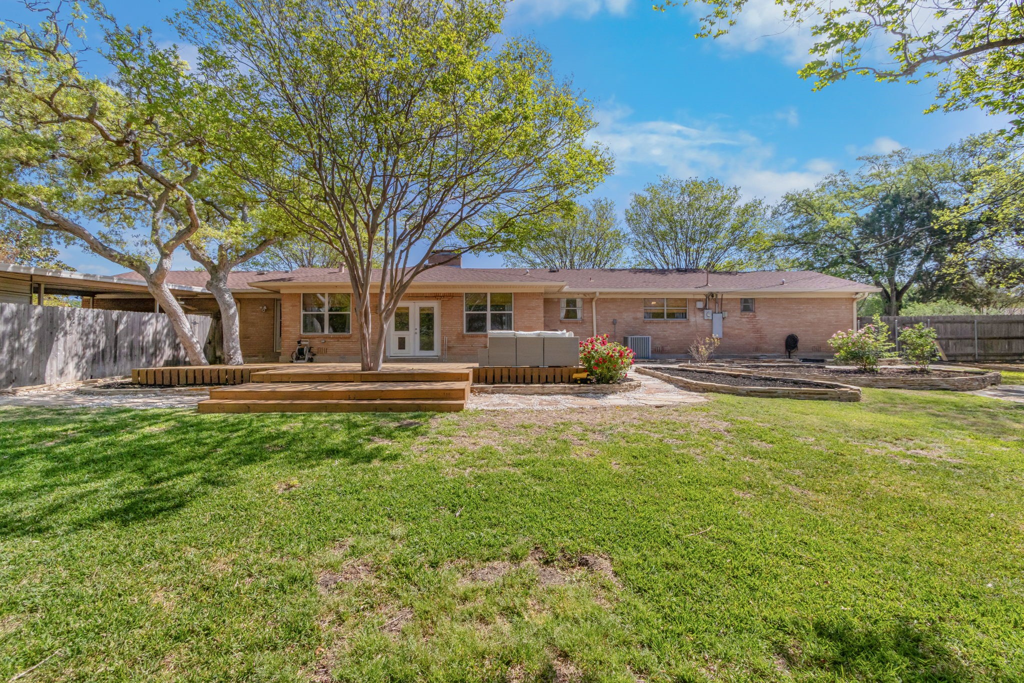 1016 Hummingbird Lane