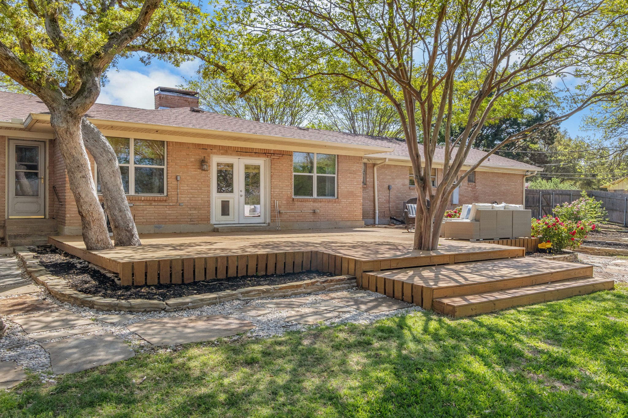 1016 Hummingbird Lane