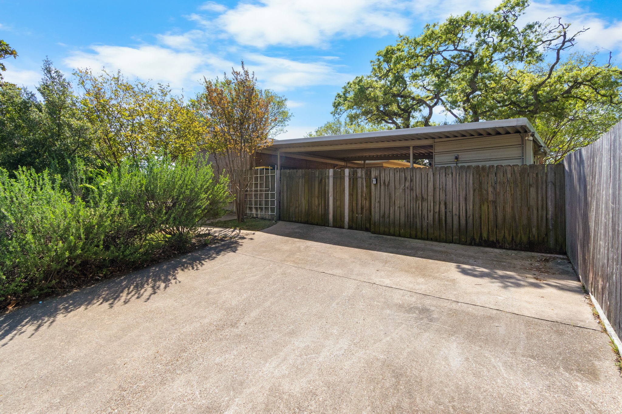 1016 Hummingbird Lane