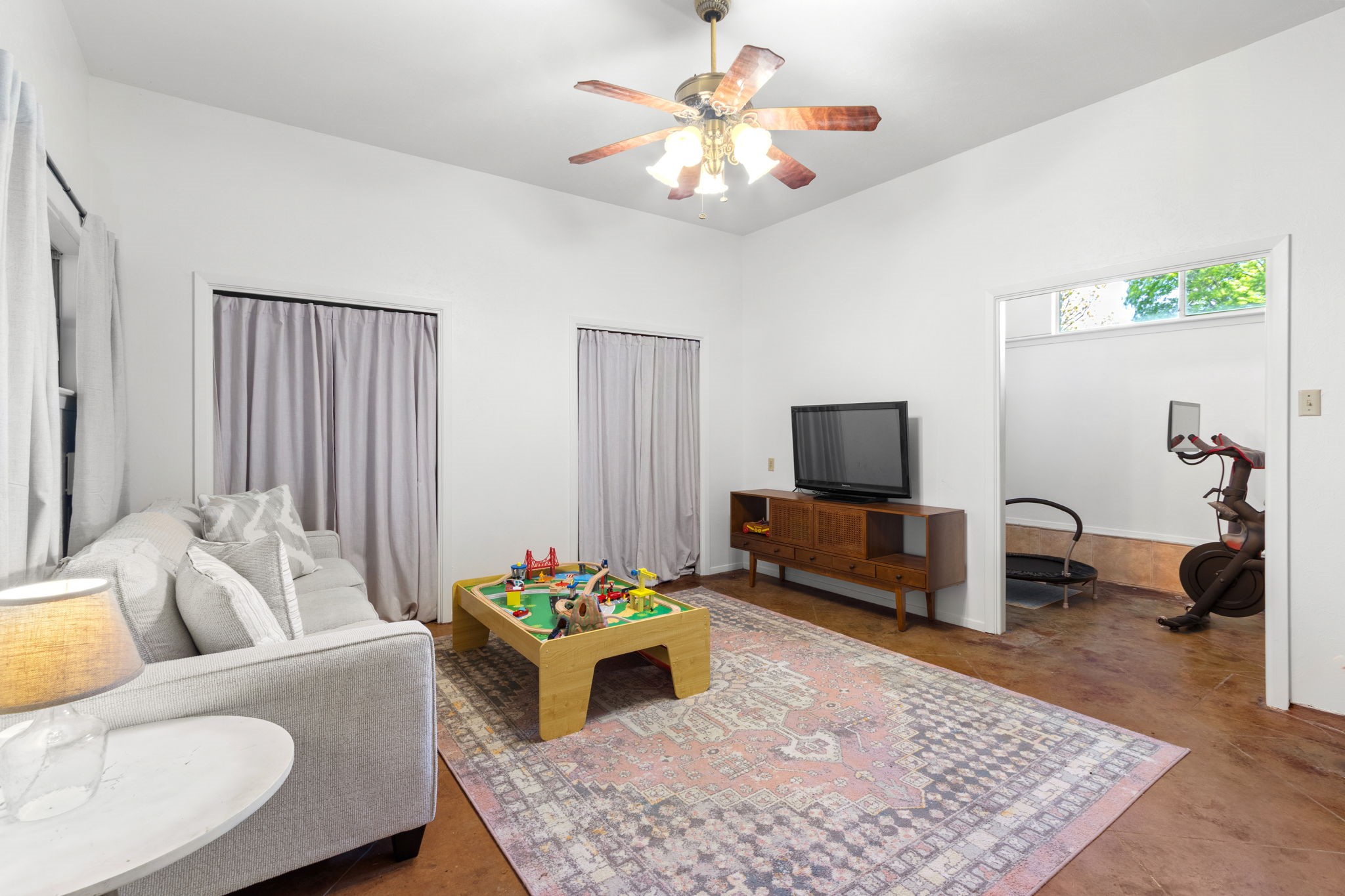 1016 Hummingbird Lane
