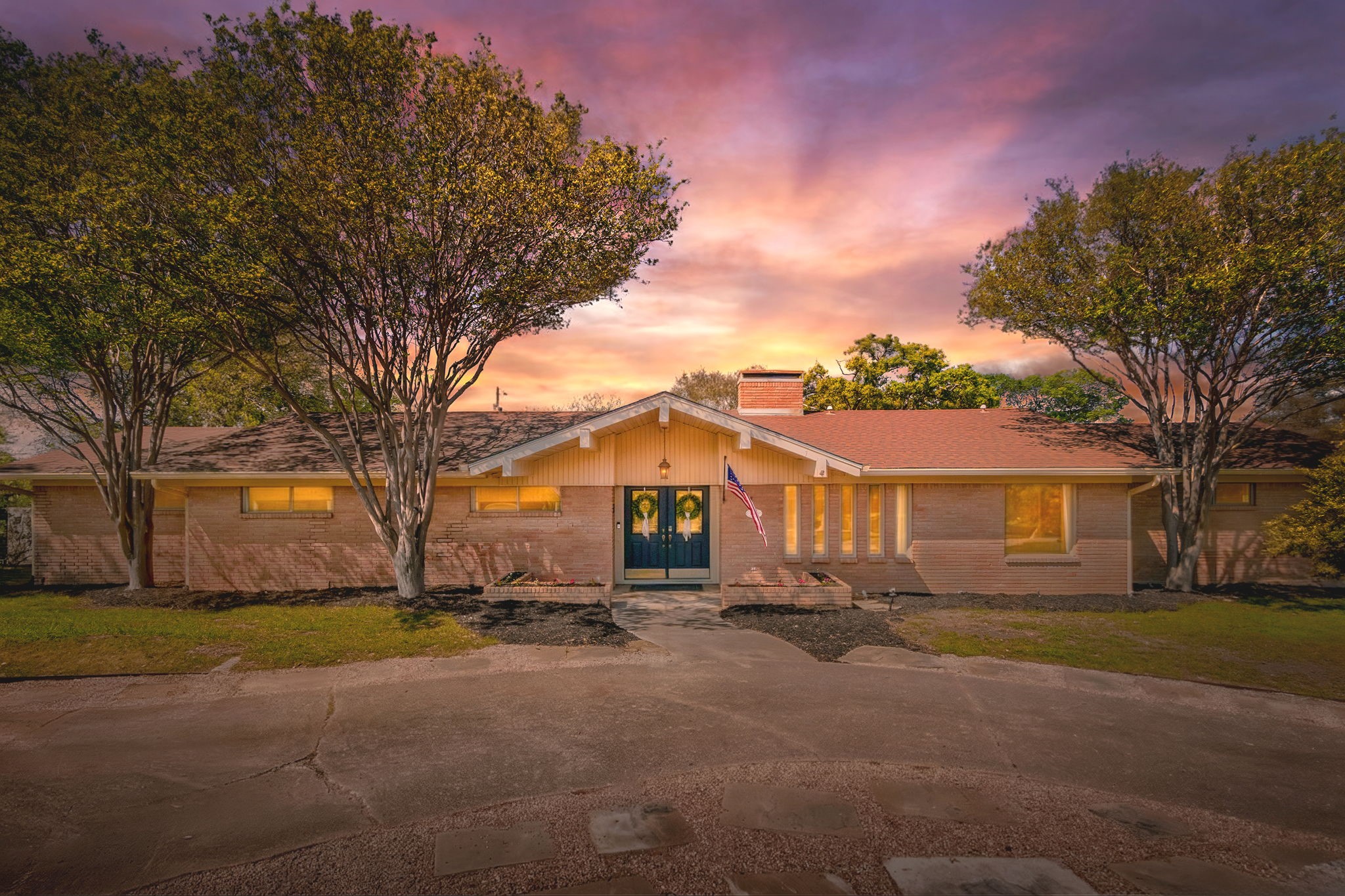 1016 Hummingbird Lane