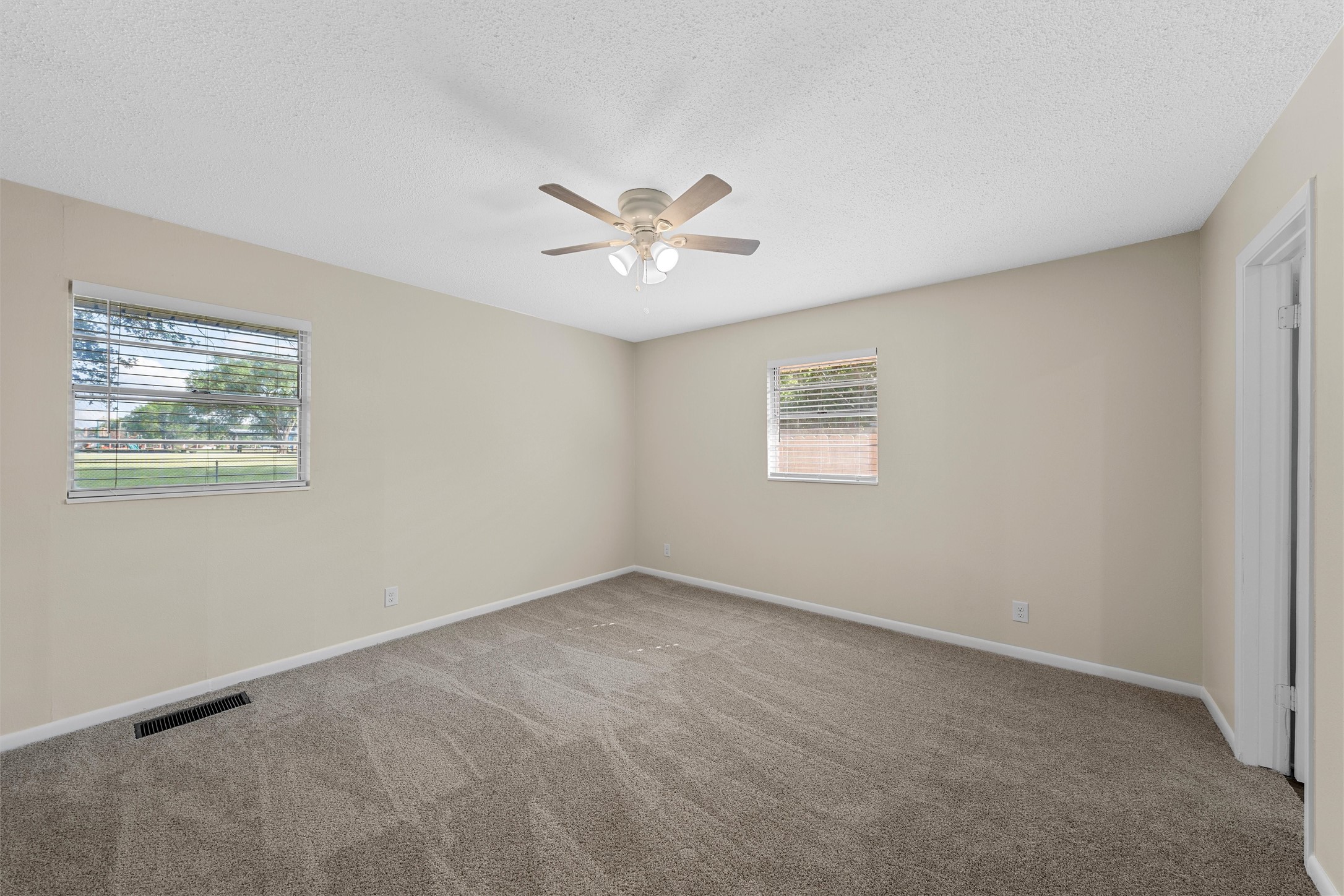 1400 W 6th Street