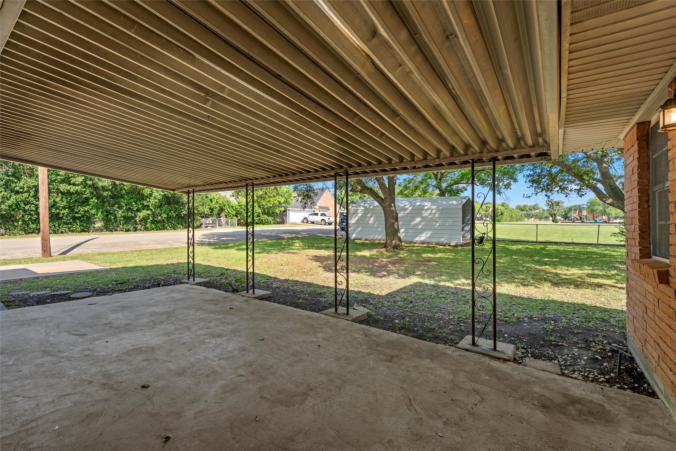 1400 W 6th Street