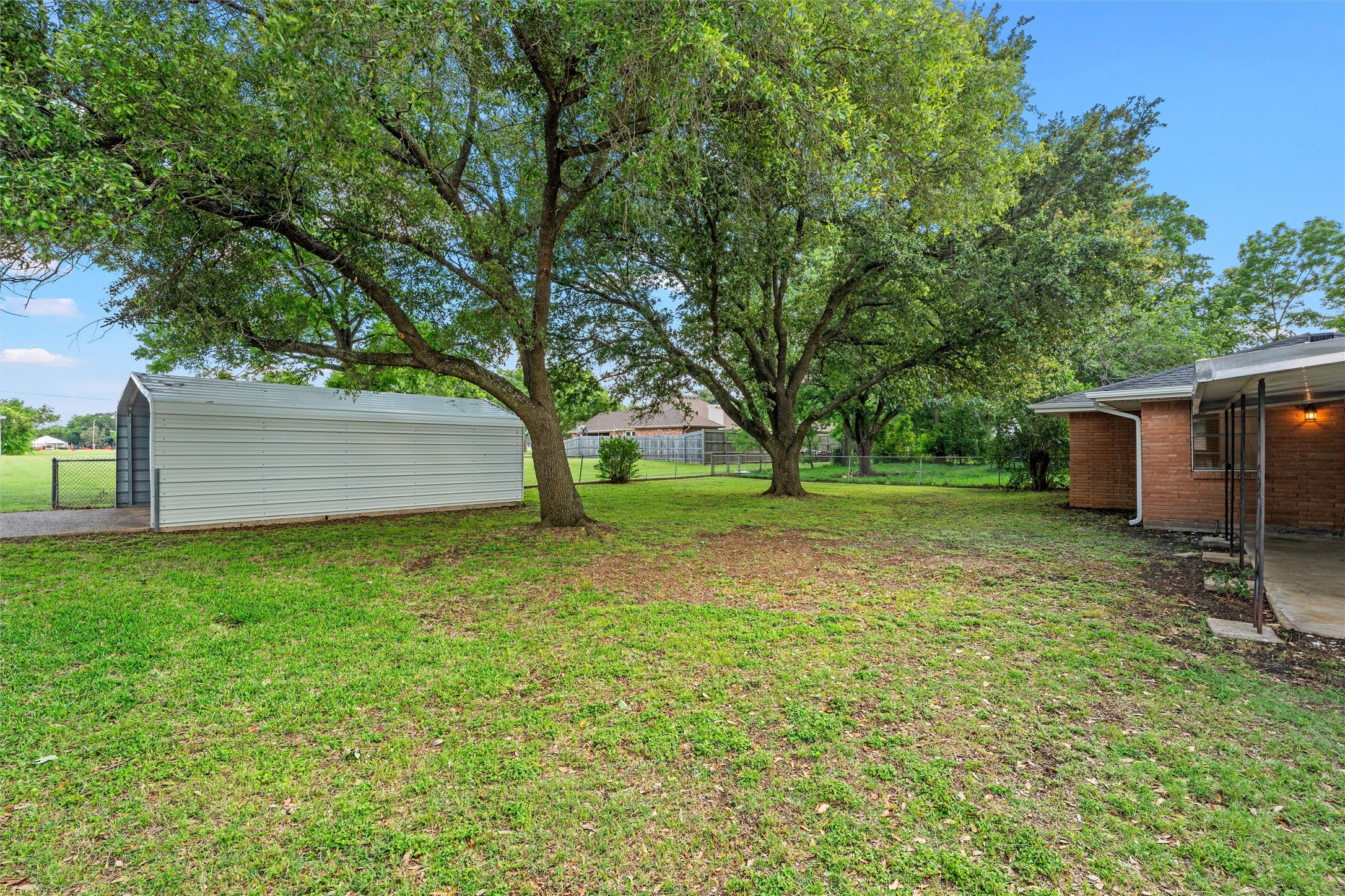 1400 W 6th Street