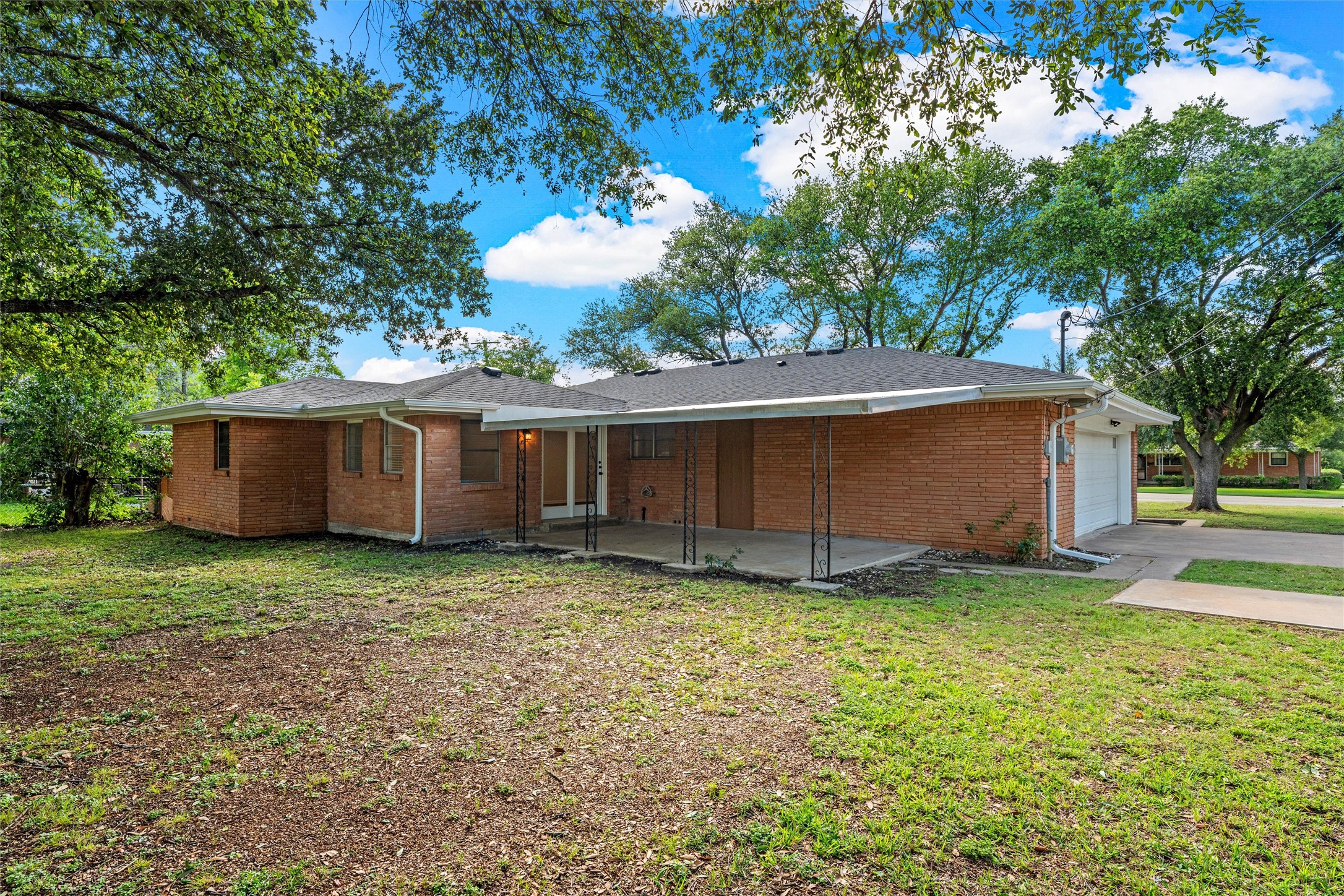 1400 W 6th Street