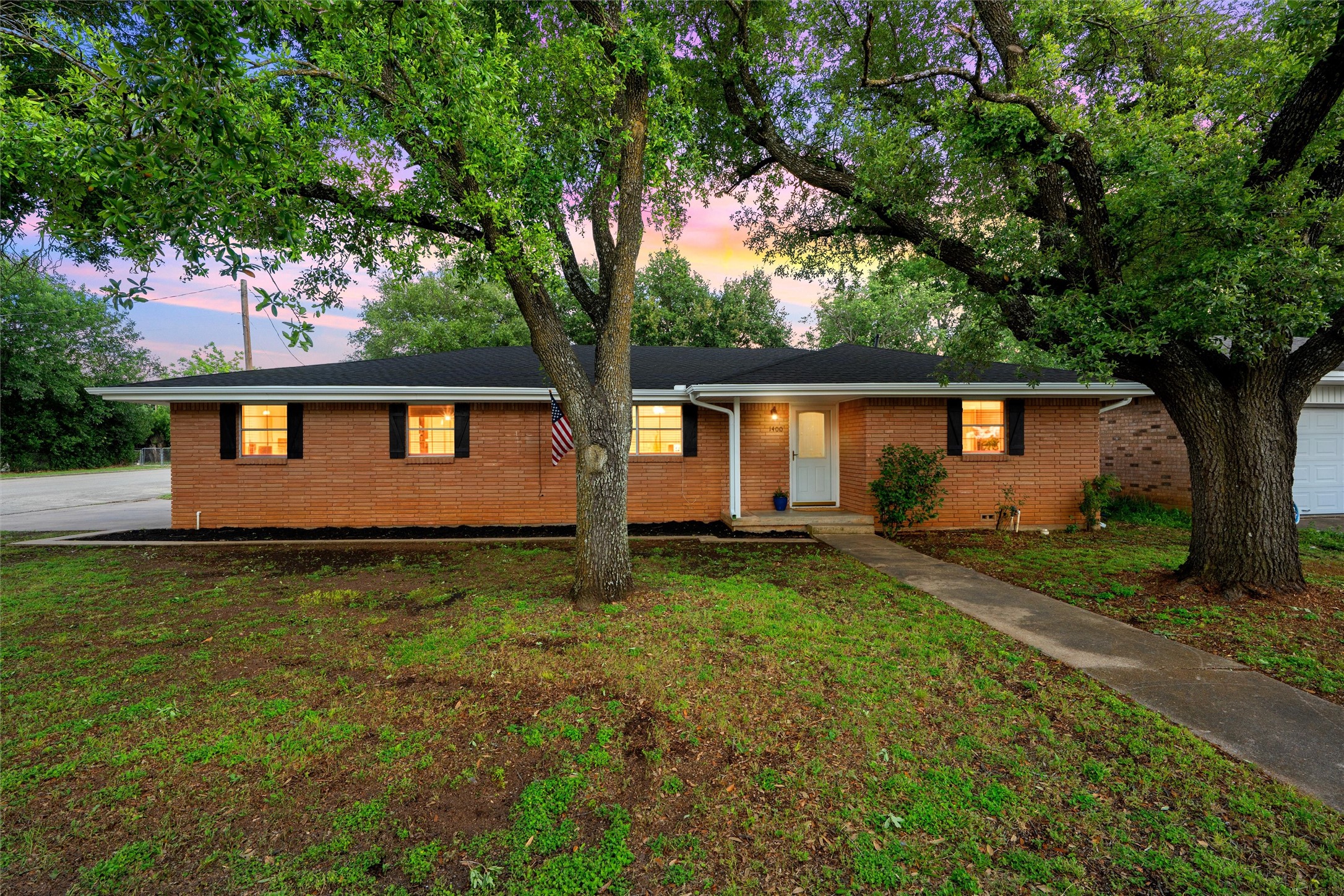 1400 W 6th Street