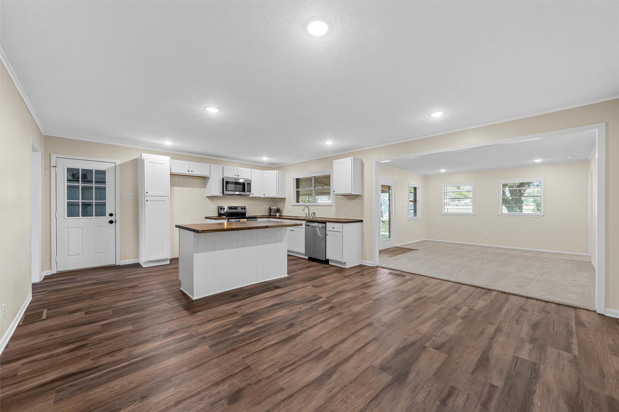 1400 W 6th Street