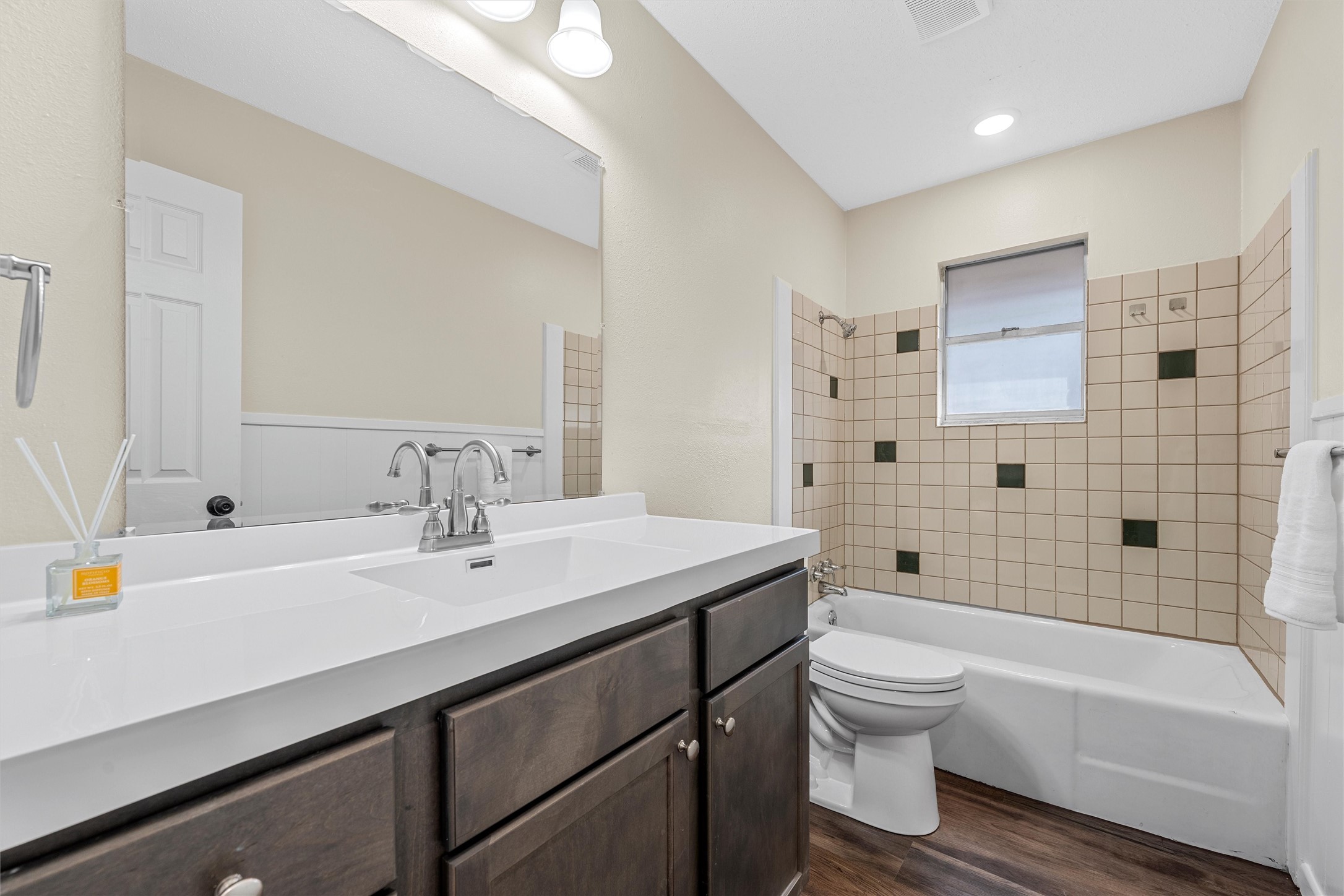 1400 W 6th Street