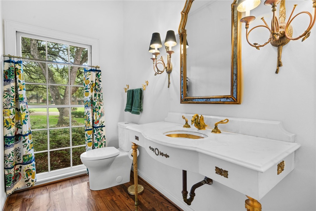 4901 Ridgeview Drive