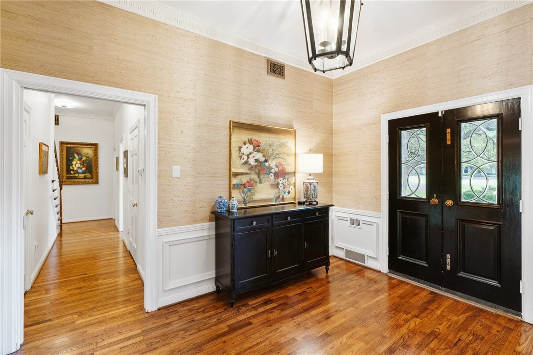 4901 Ridgeview Drive