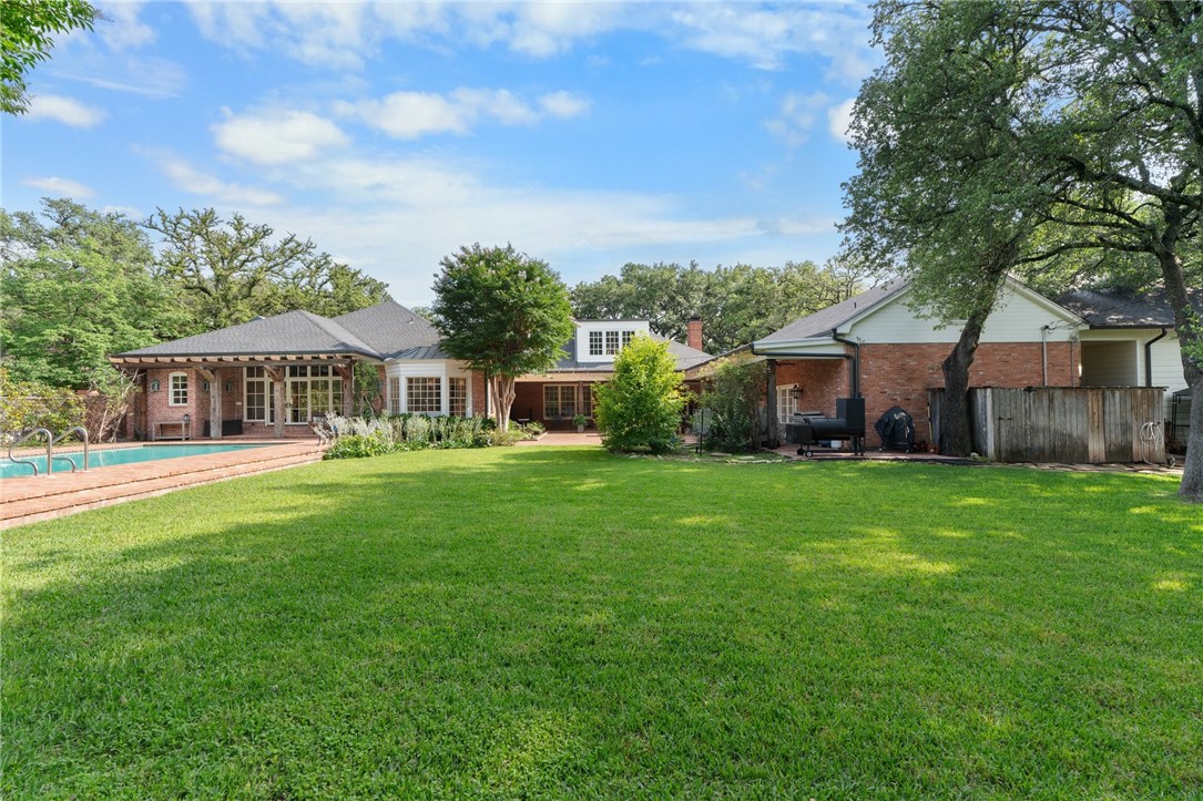 4901 Ridgeview Drive