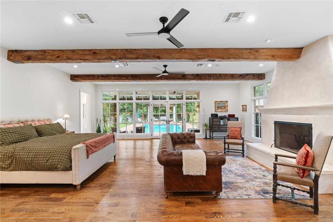 4901 Ridgeview Drive