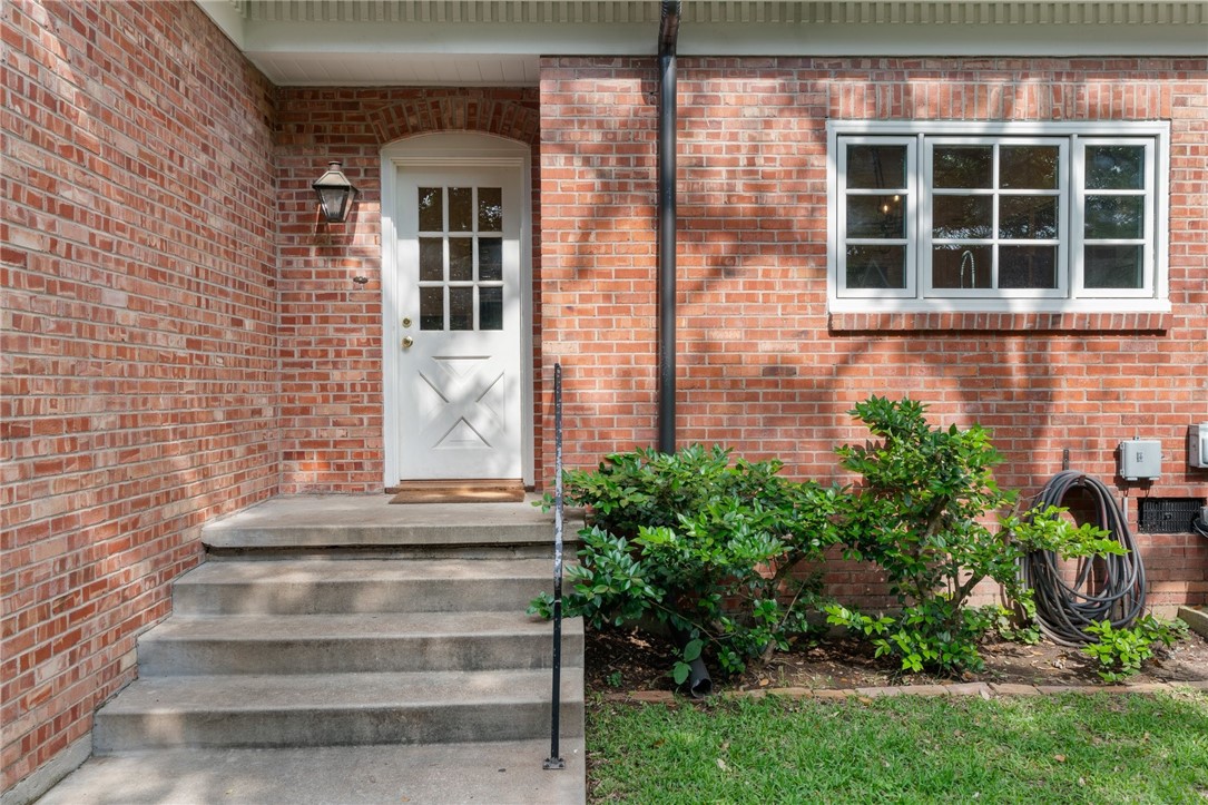 4901 Ridgeview Drive