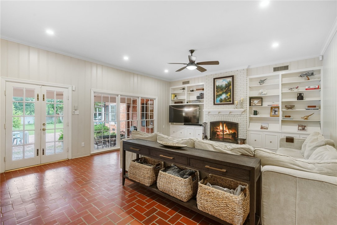 4901 Ridgeview Drive