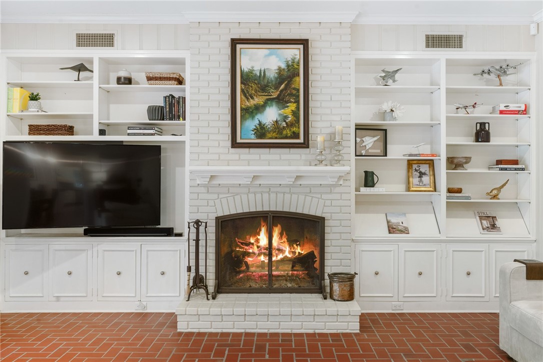 4901 Ridgeview Drive