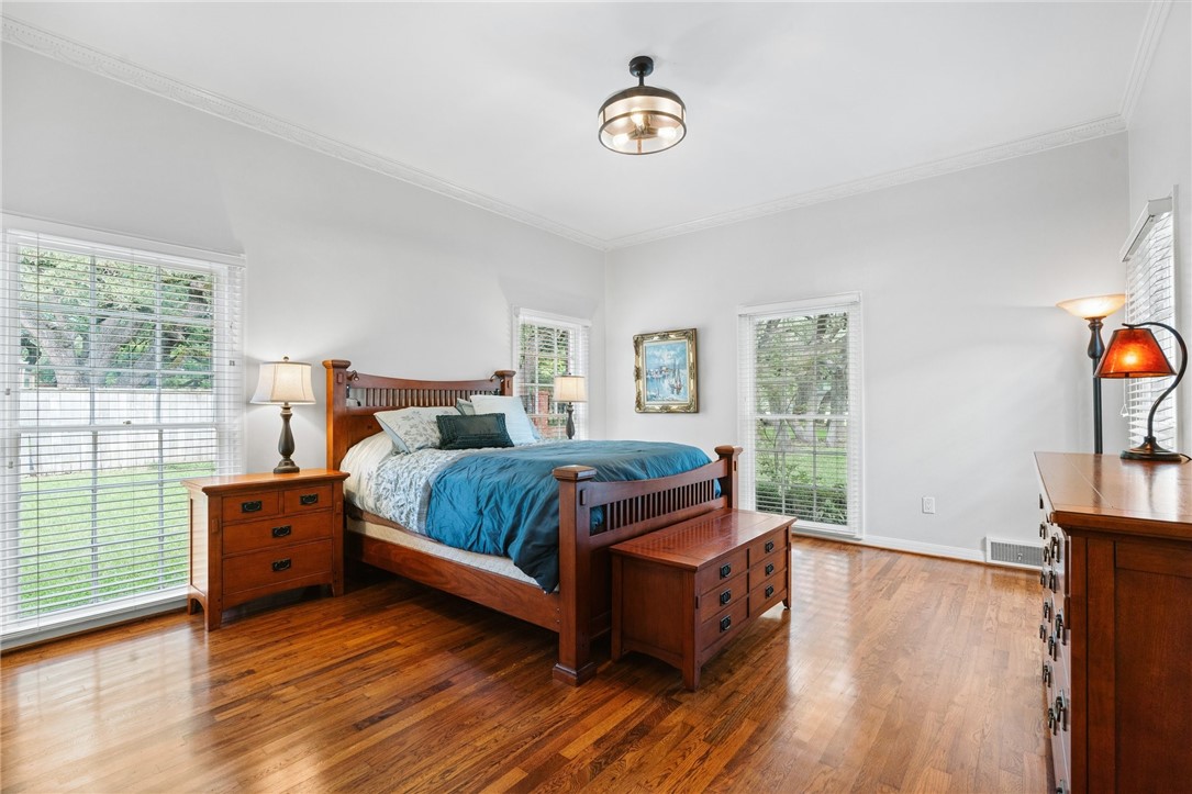 4901 Ridgeview Drive