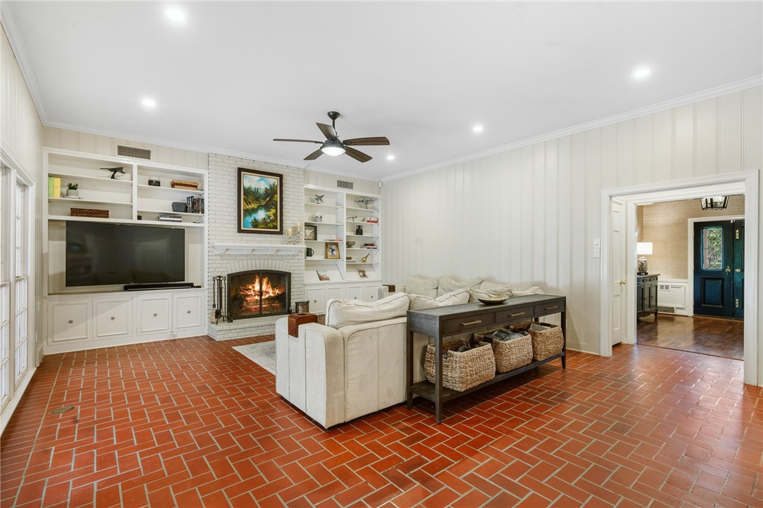 4901 Ridgeview Drive