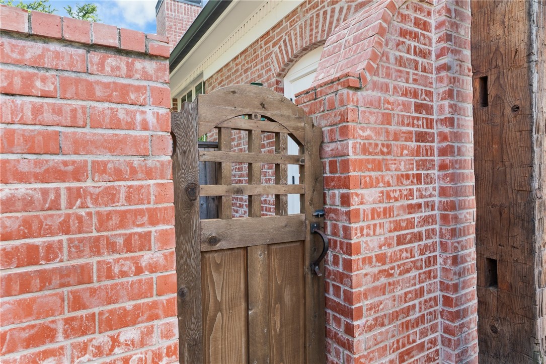 4901 Ridgeview Drive