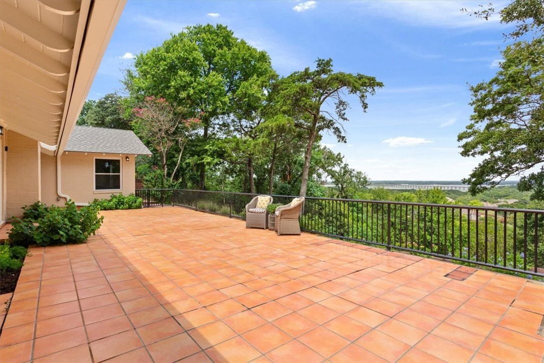 8257 Forest Ridge Drive