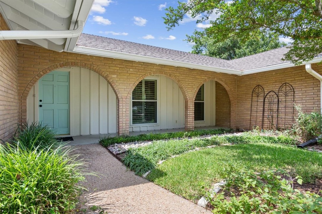 8257 Forest Ridge Drive