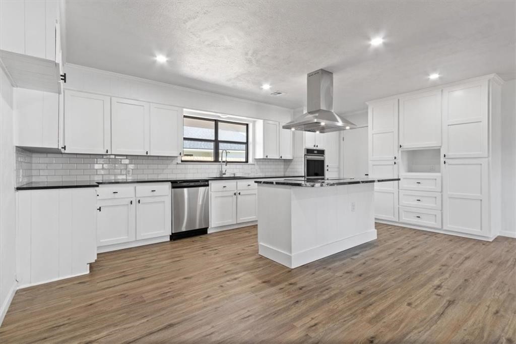 312 W Tate Avenue