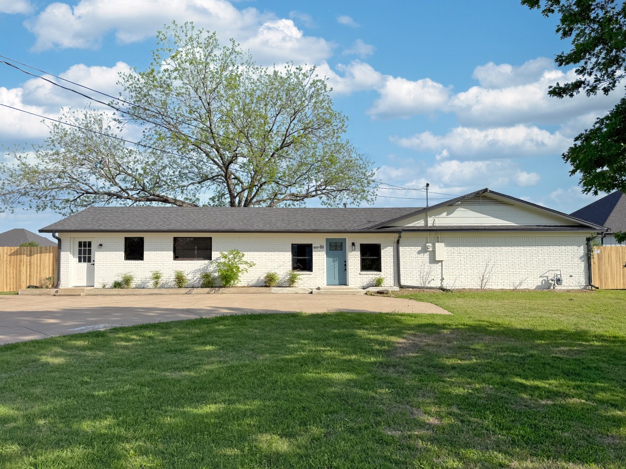 312 W Tate Avenue