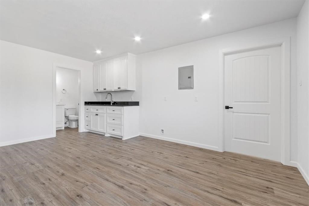 312 W Tate Avenue