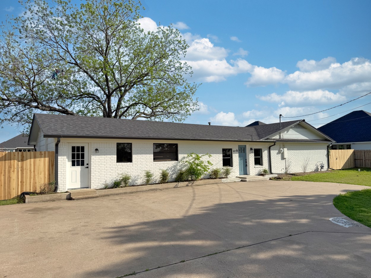 312 W Tate Avenue