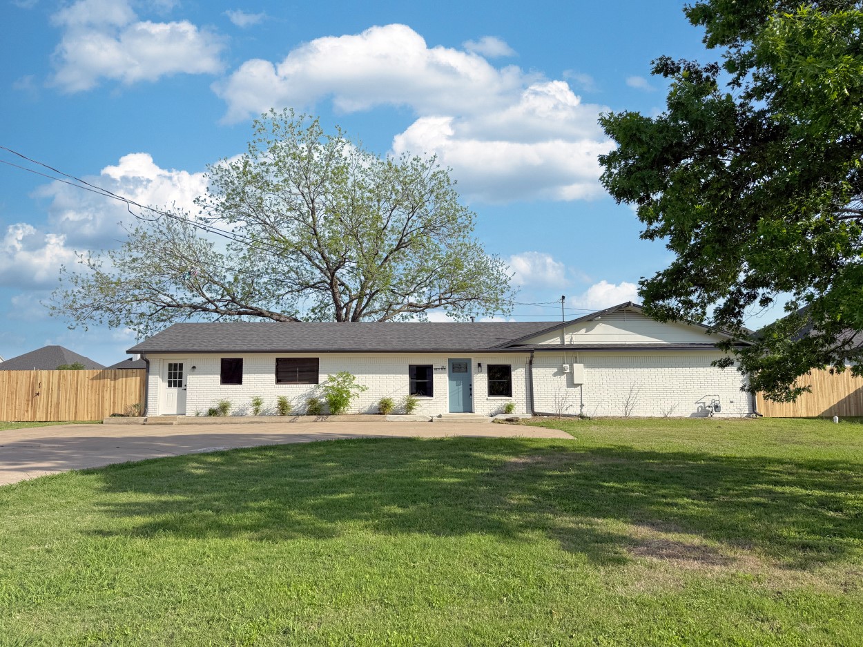 312 W Tate Avenue
