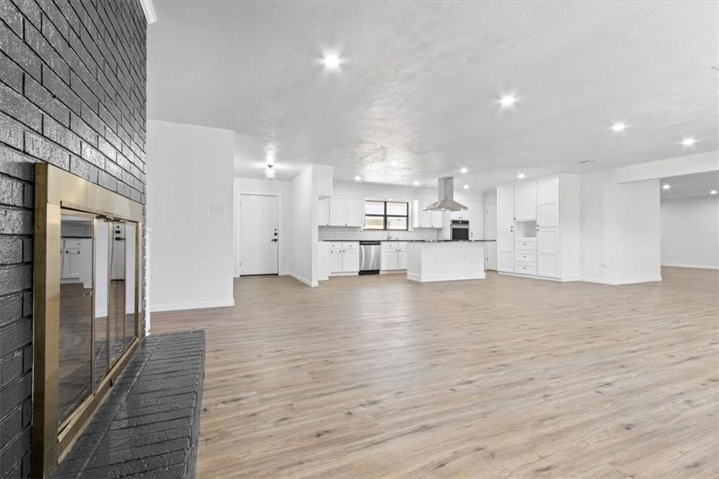 312 W Tate Avenue