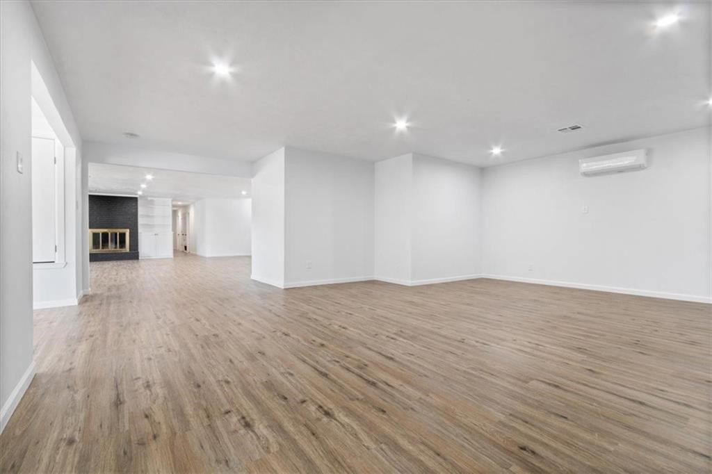 312 W Tate Avenue