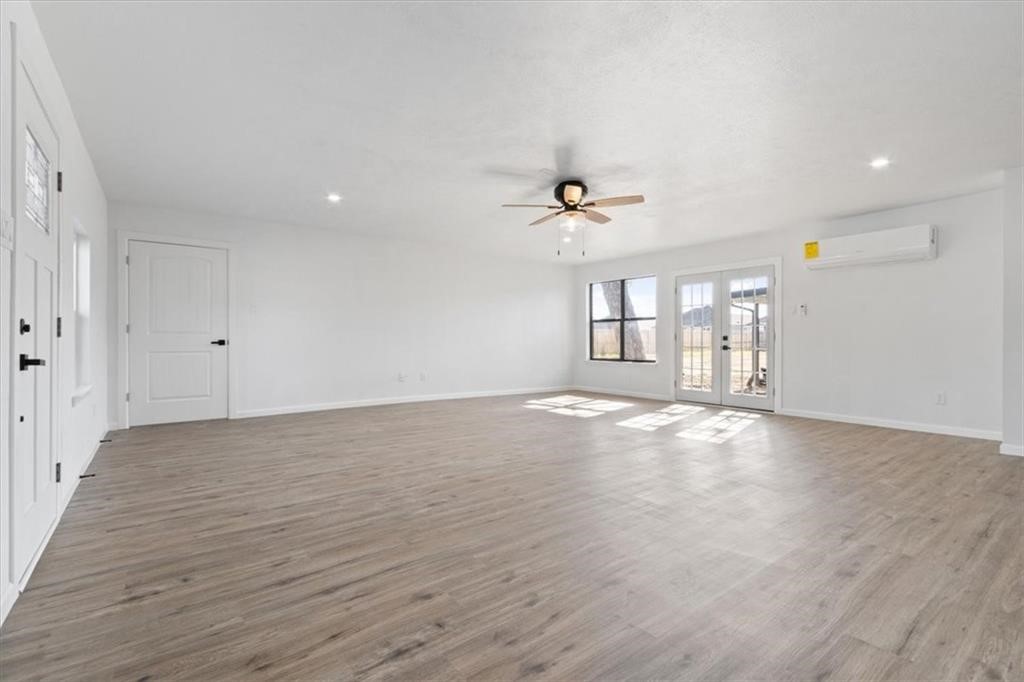 312 W Tate Avenue